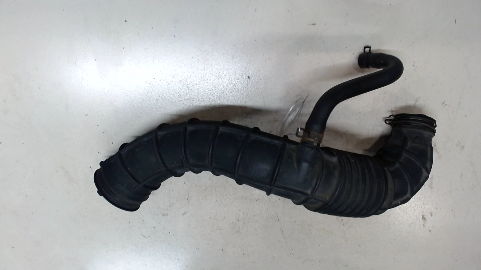 Патрубок воздушного фильтра