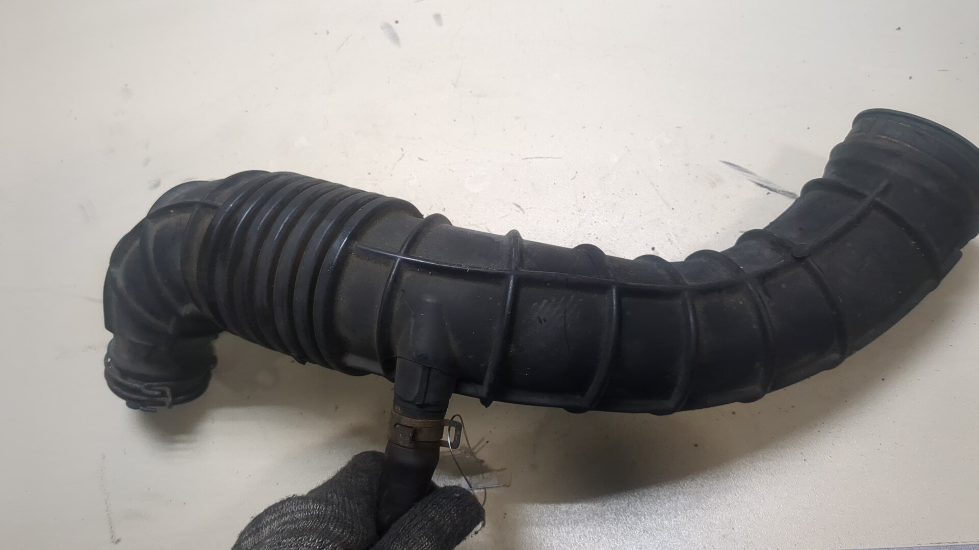 Патрубок воздушного фильтра