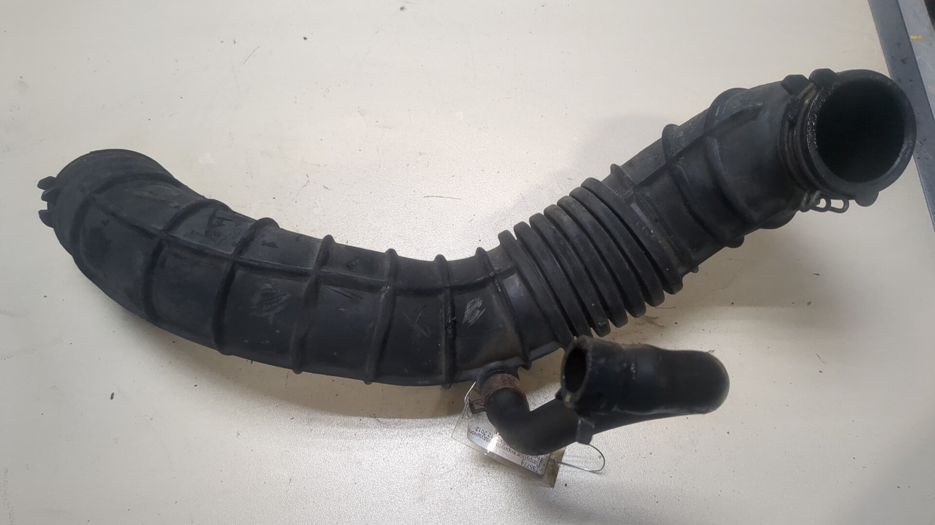 Патрубок воздушного фильтра