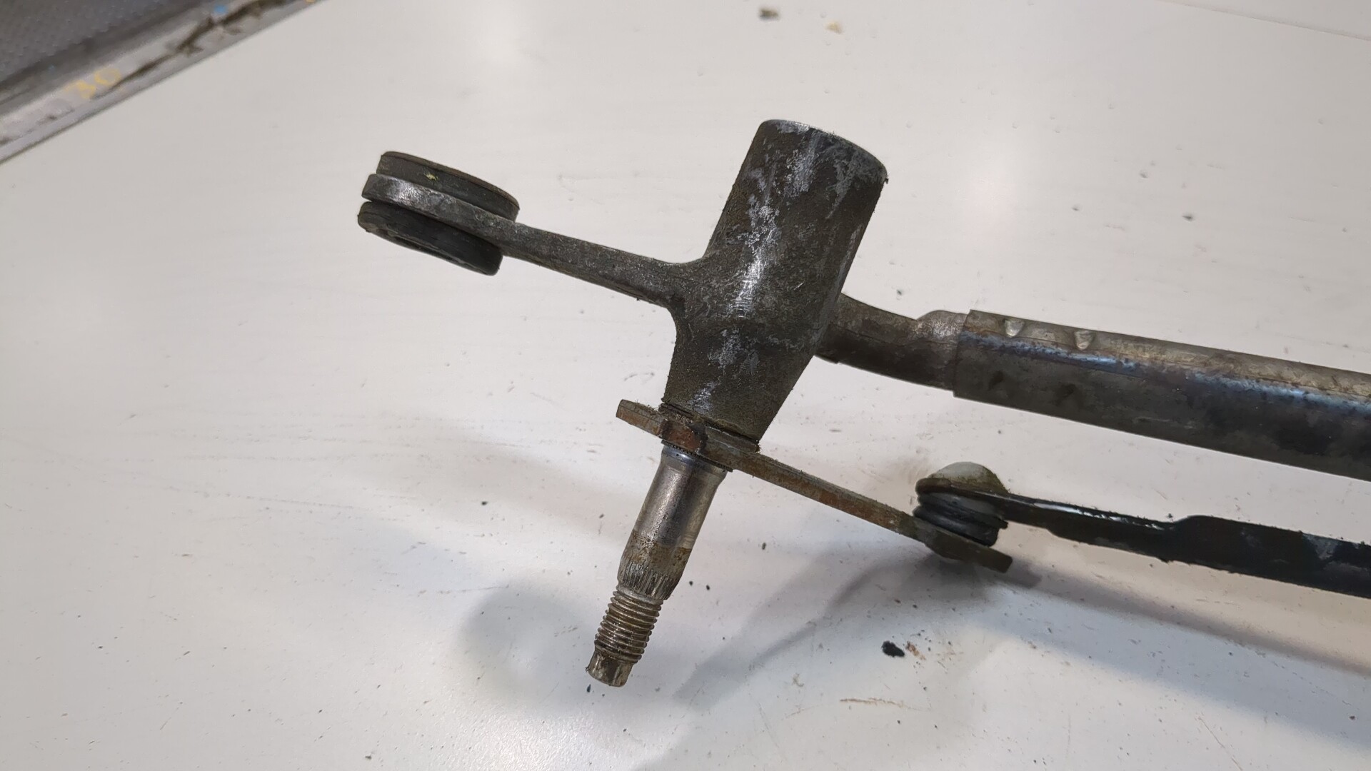 Трапеция стеклоочистителей