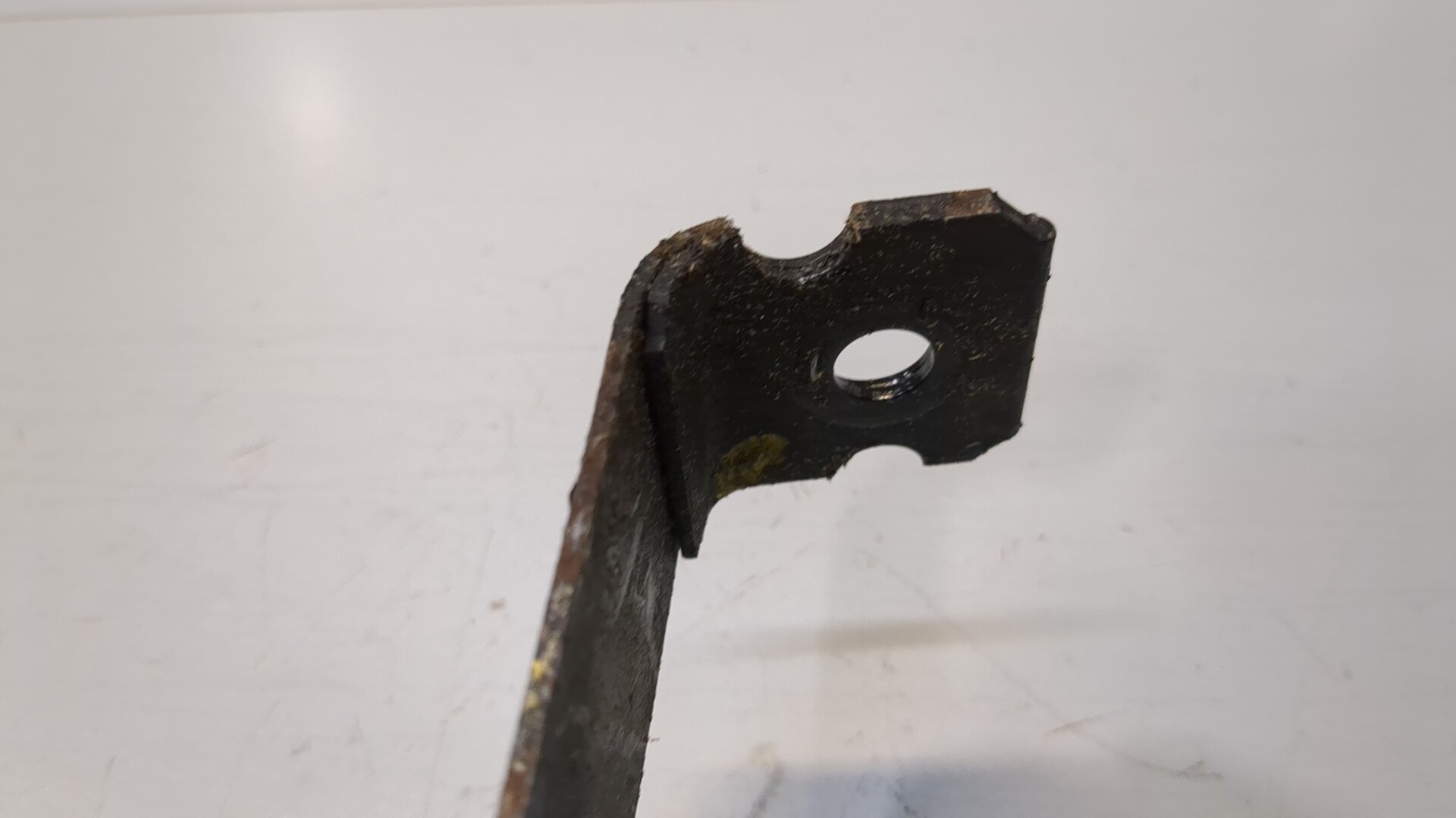 Лента крепления бензобака