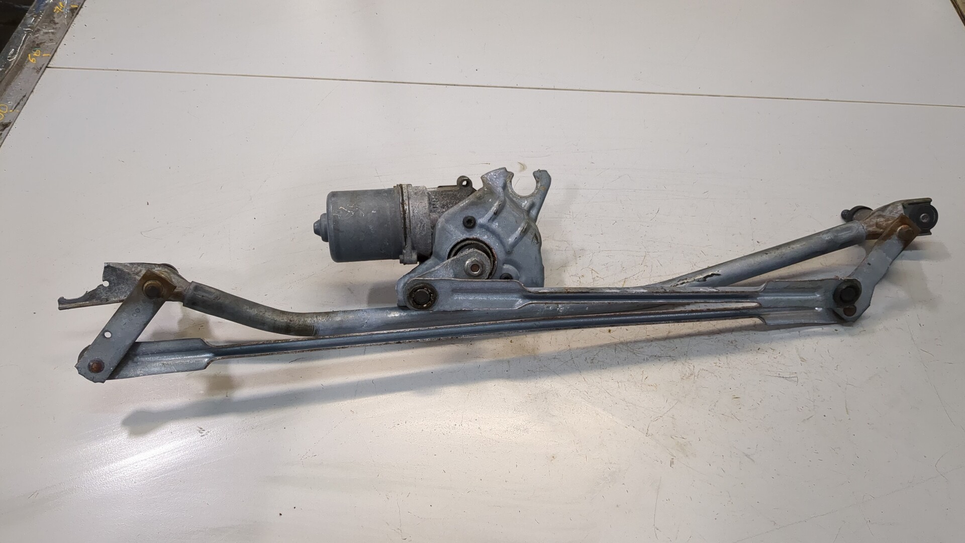 Трапеция стеклоочистителей