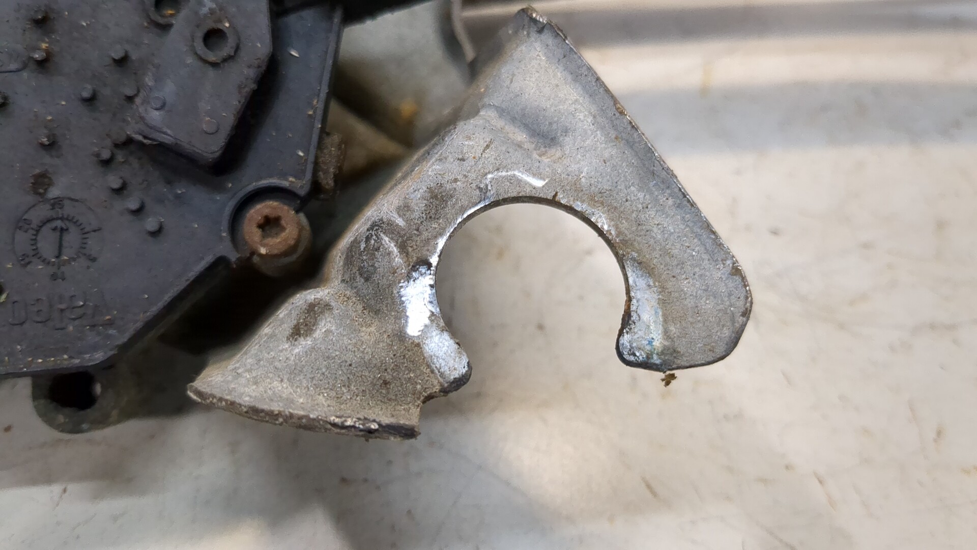 Трапеция стеклоочистителей