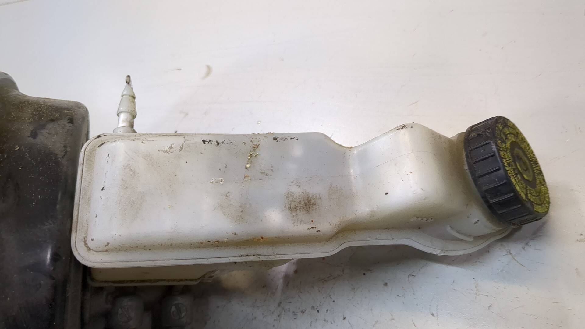 Цилиндр тормозной главный