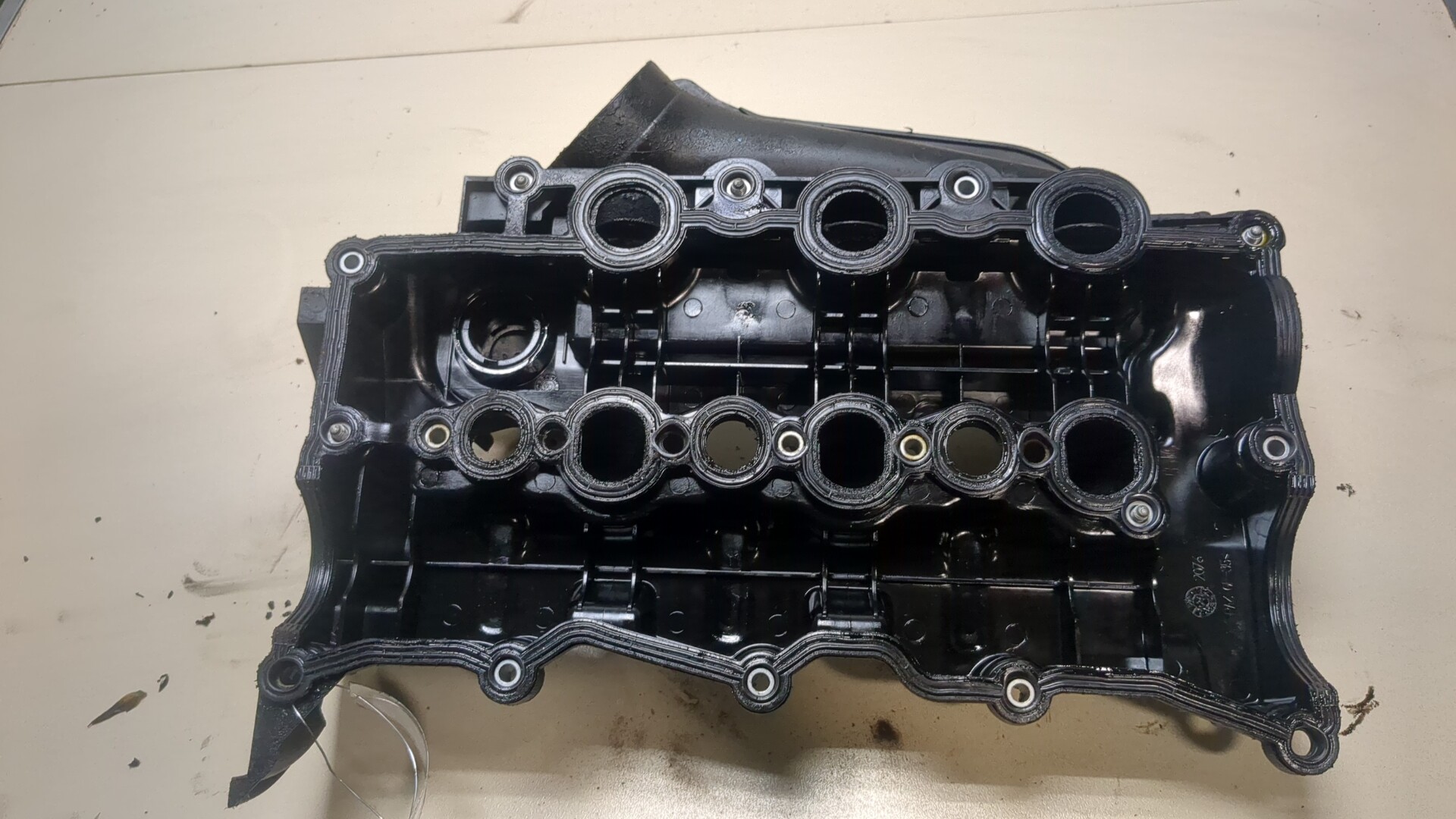 Крышка клапанная ГБЦ