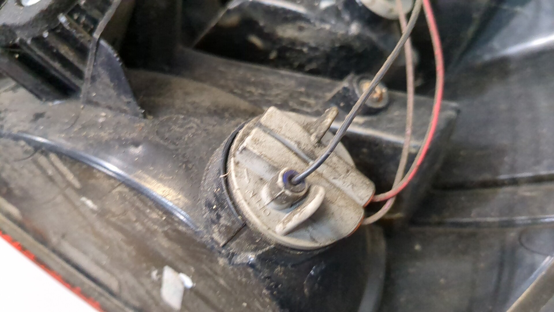 Фонарь задний левый