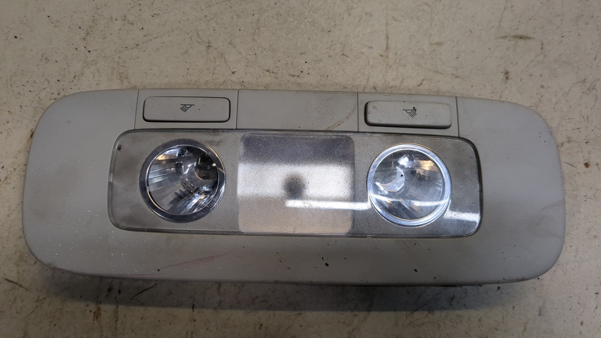 Плафон салонный