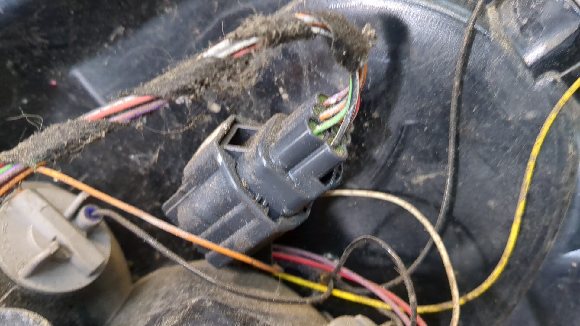 Фонарь задний левый