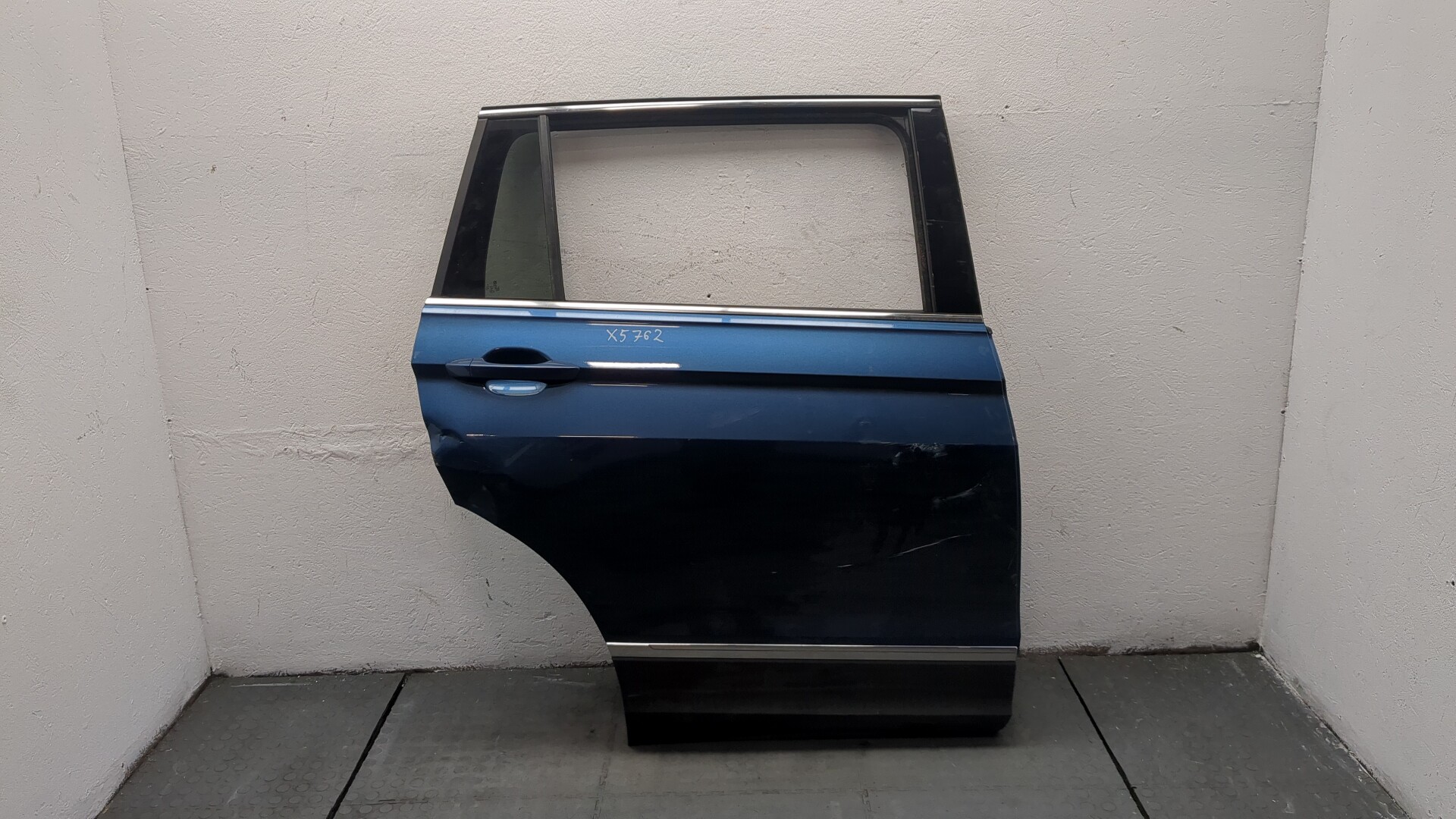 Дверь задняя правая