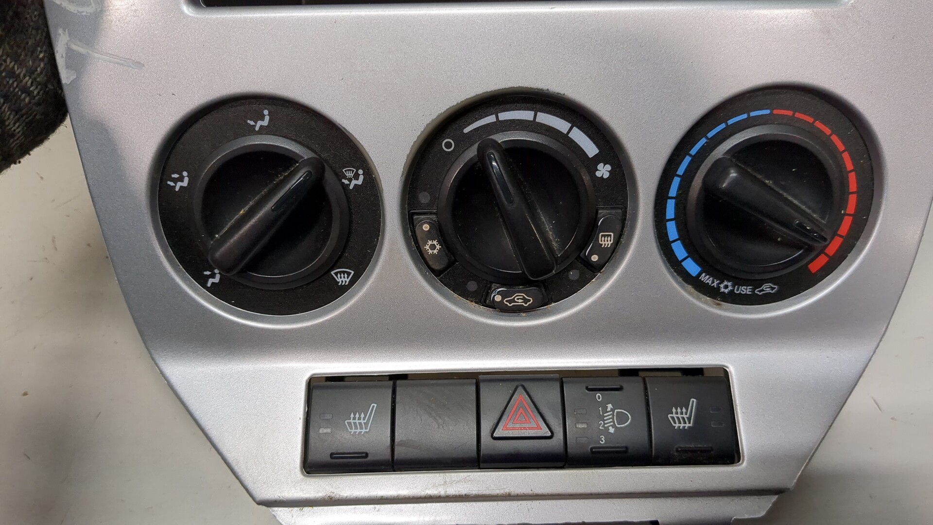 Переключатель отопителя