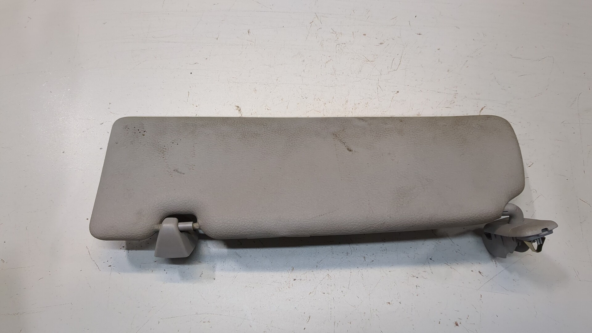 Козырек солнцезащитный