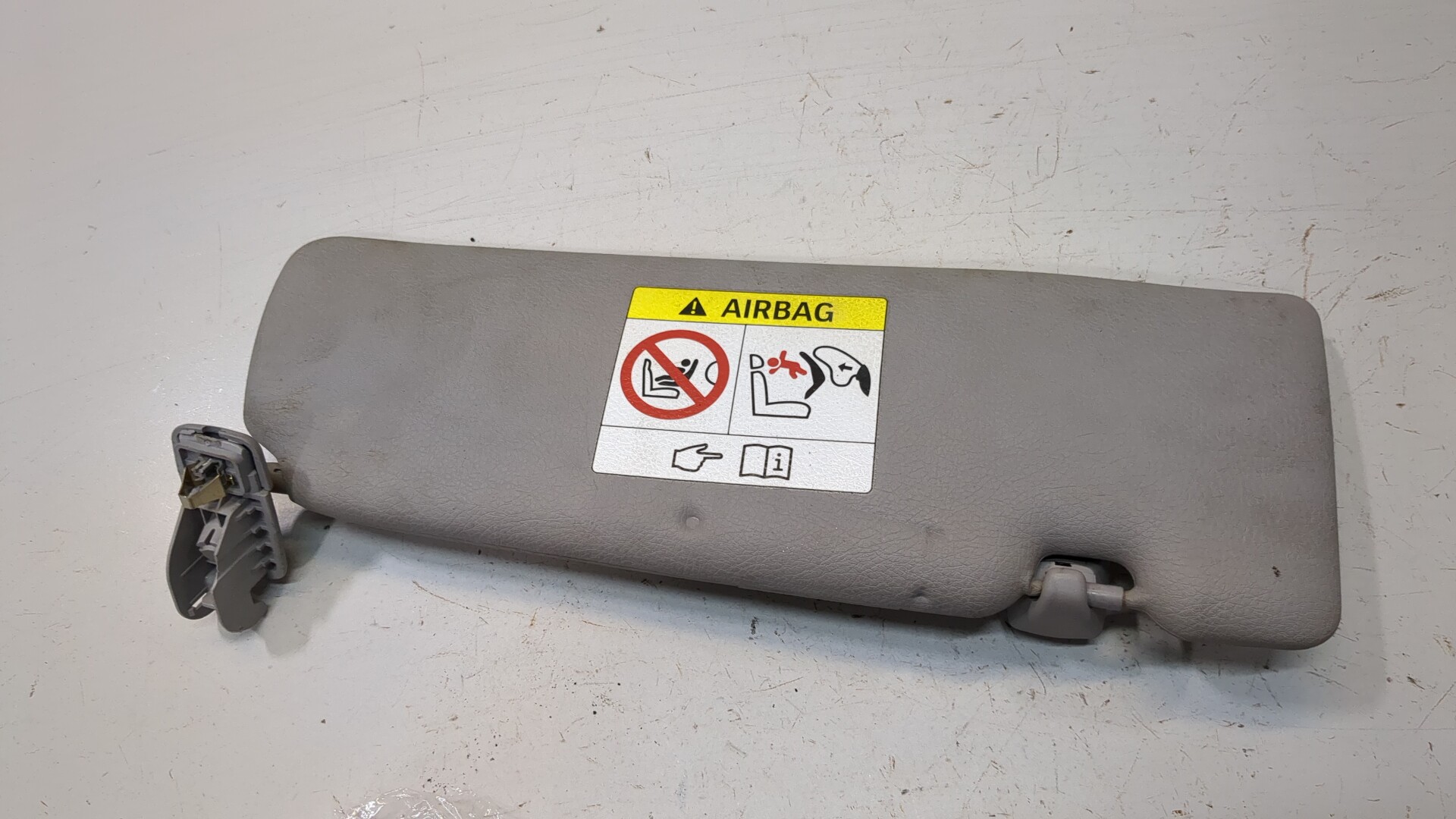 Козырек солнцезащитный