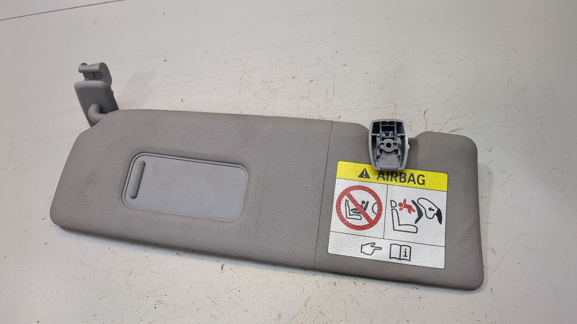 Козырек солнцезащитный