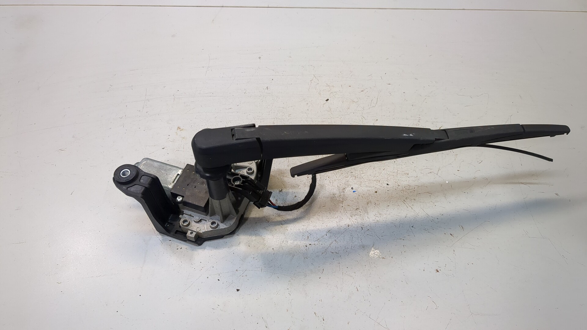 Моторчик стеклоочистителя задний