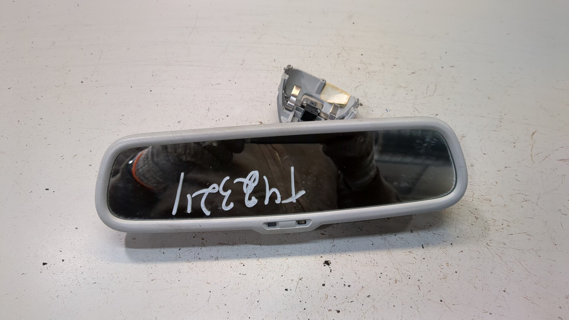 Зеркало заднего вида