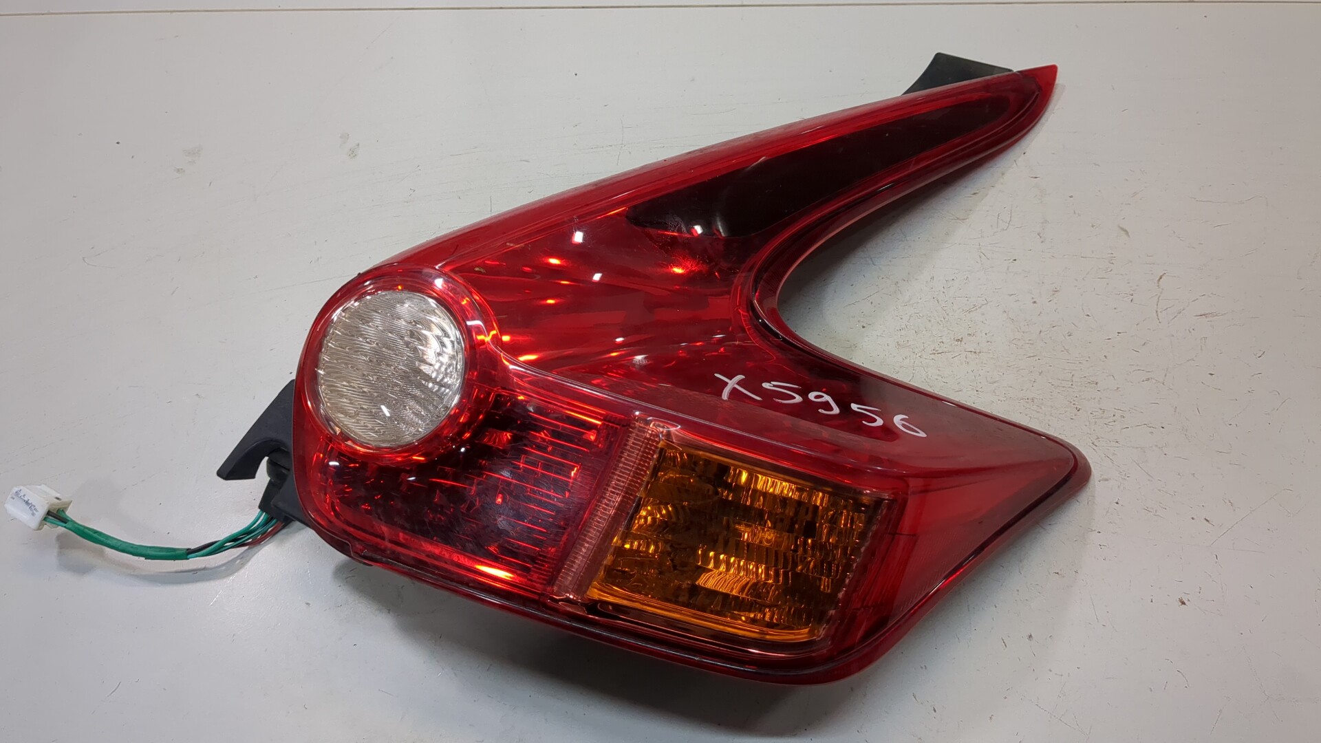 Фонарь задний правый