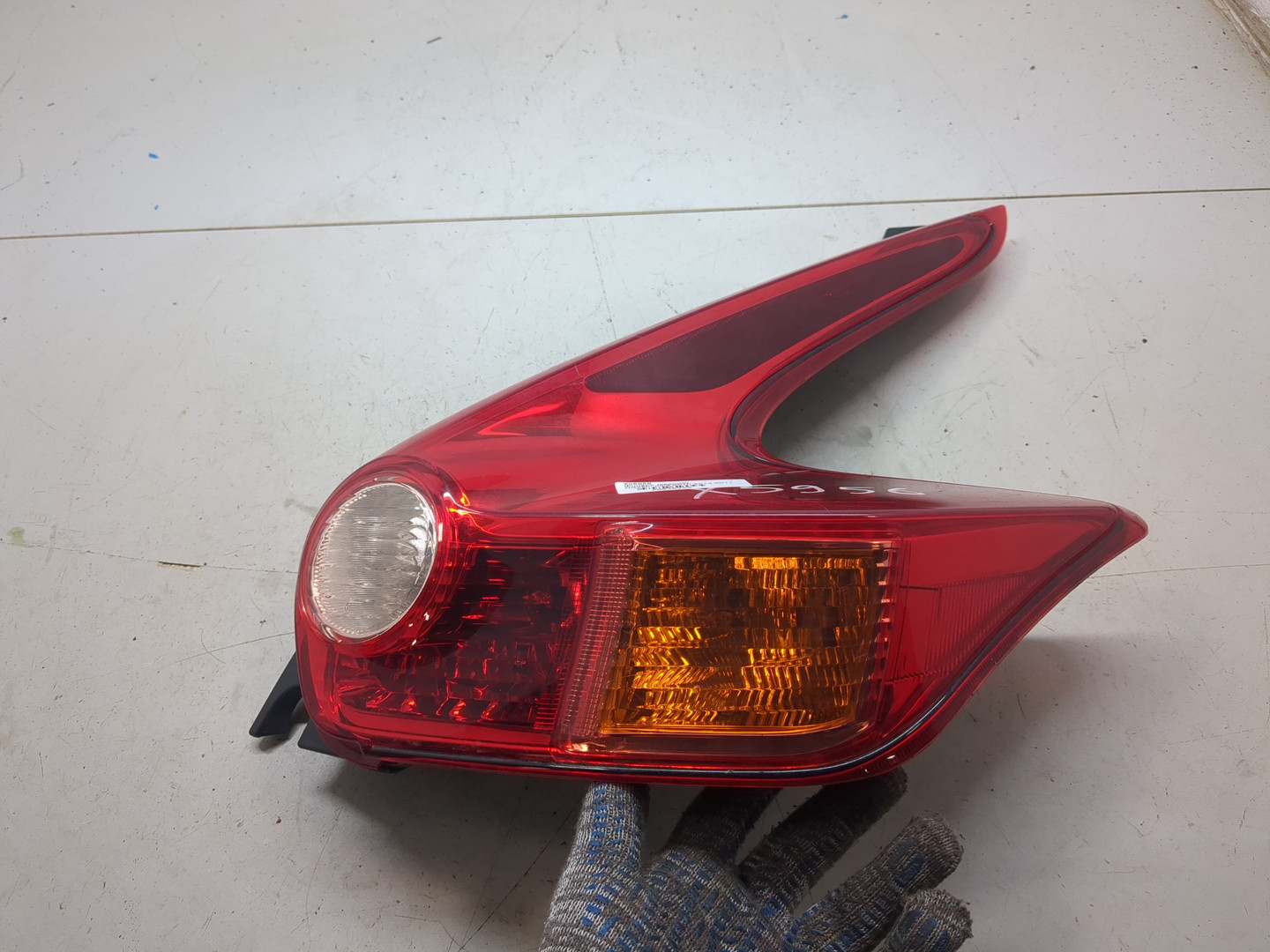 Фонарь задний правый