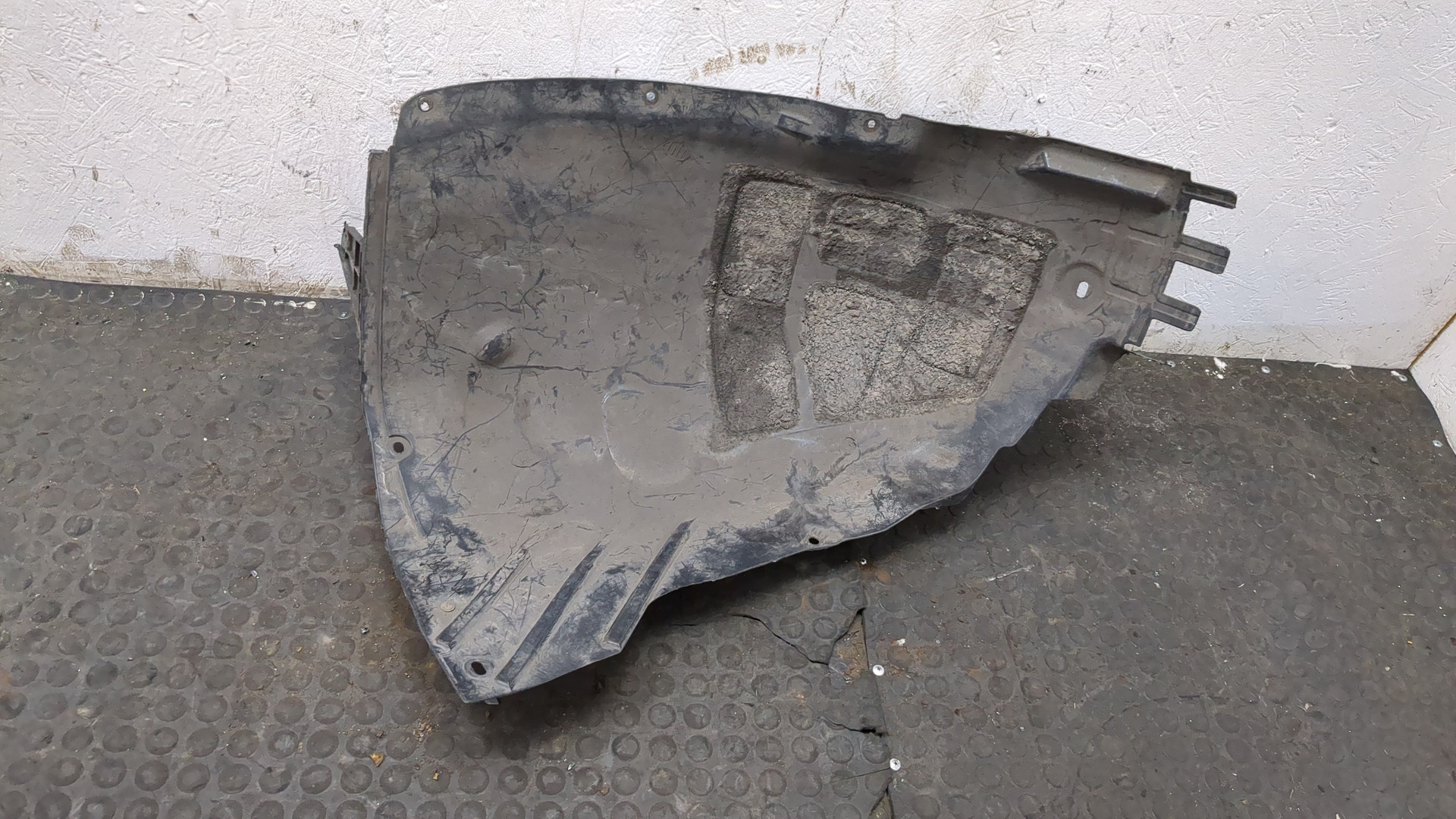 Локер передний левый