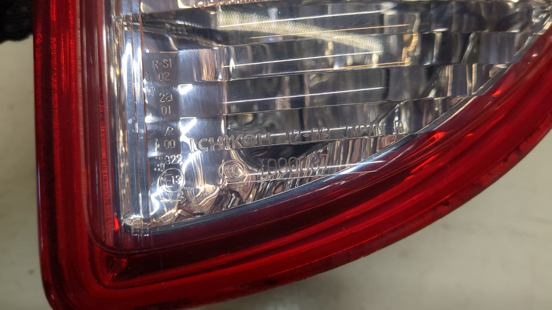 Фонарь задний правый