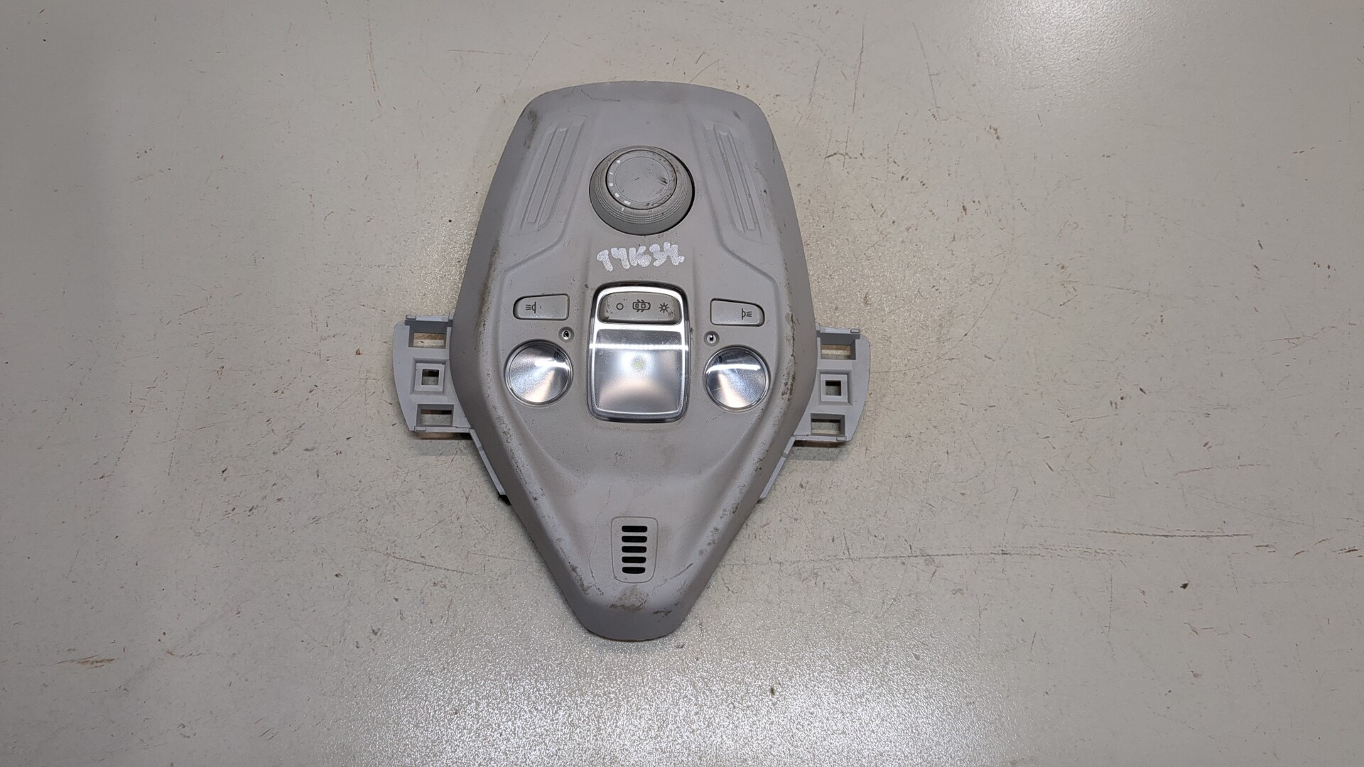 Плафон салонный