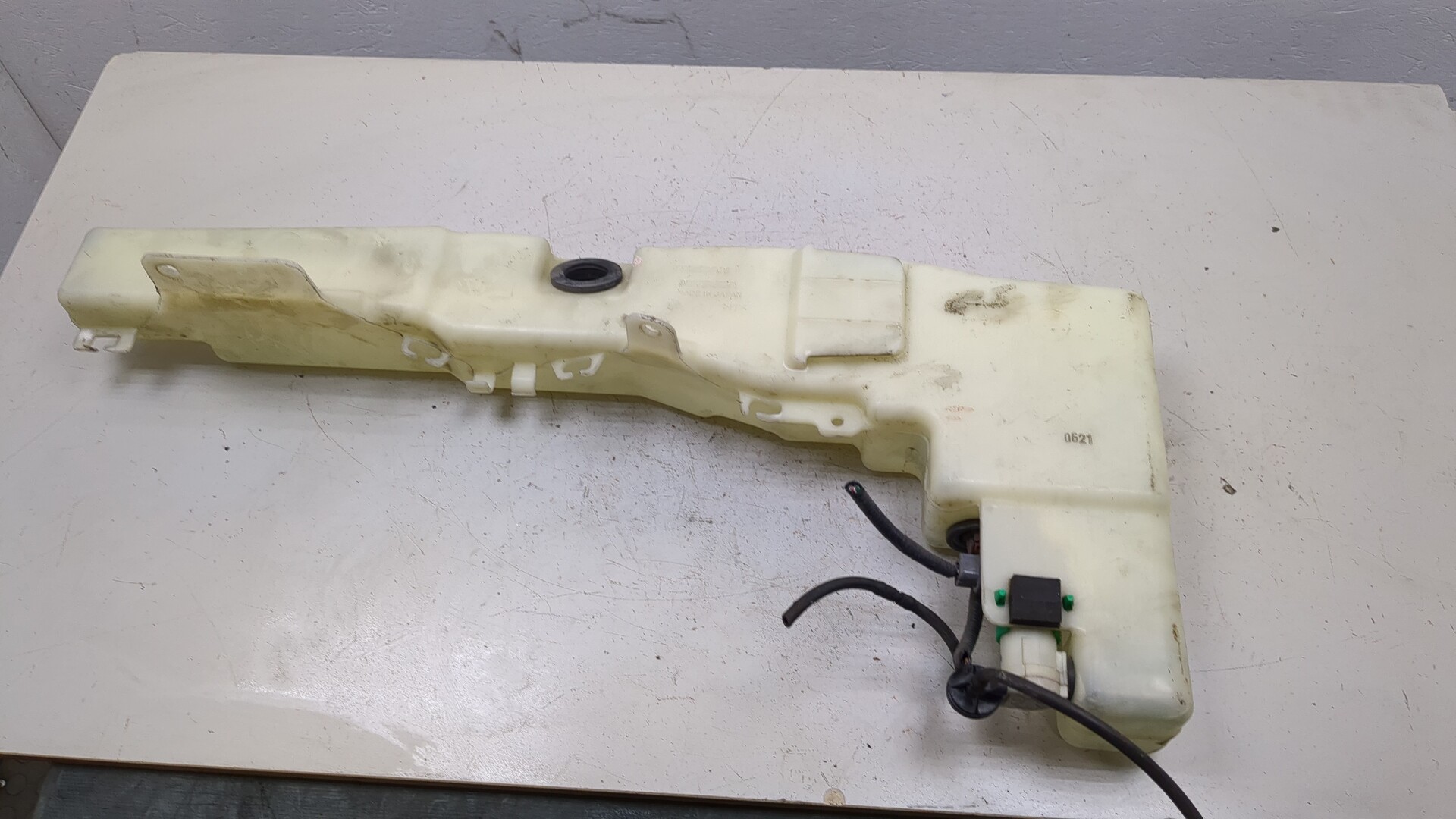 Бачок омывателя лобового стекла