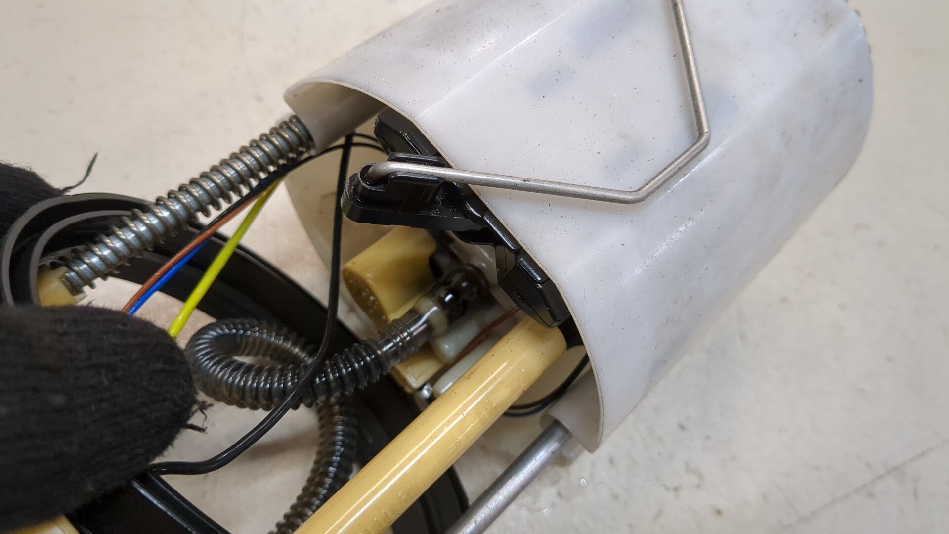 Насос топливный электрический