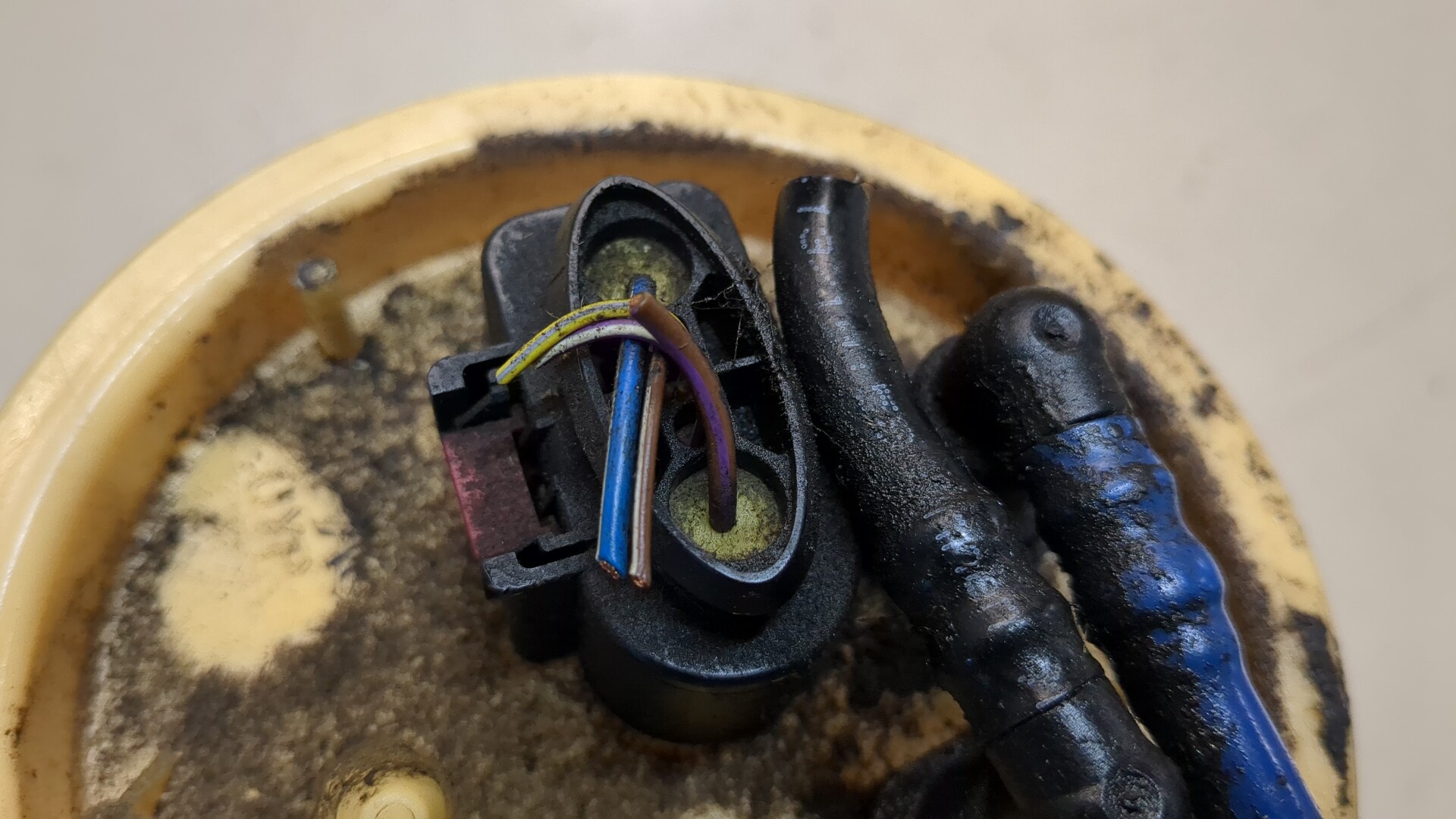 Насос топливный электрический