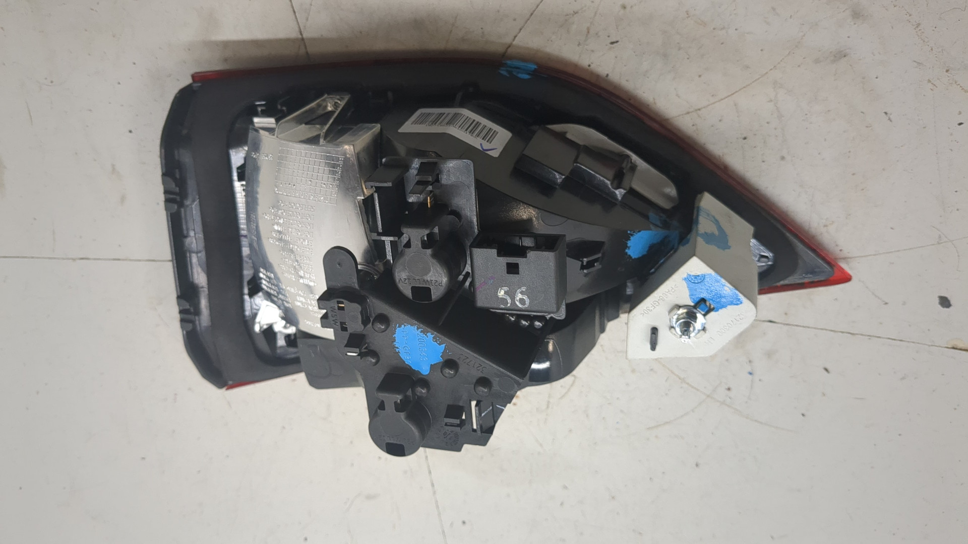 Фонарь задний внутренний левый