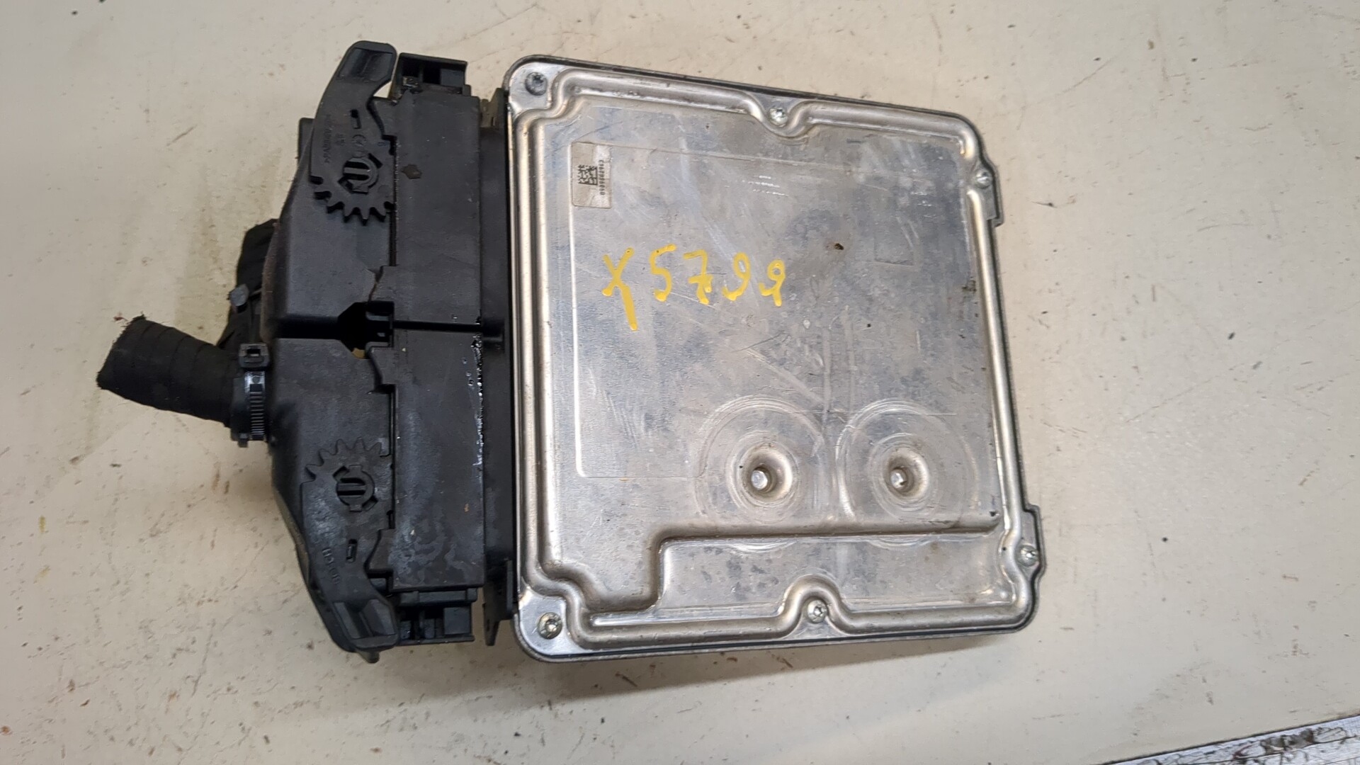 Блок управления двигателем