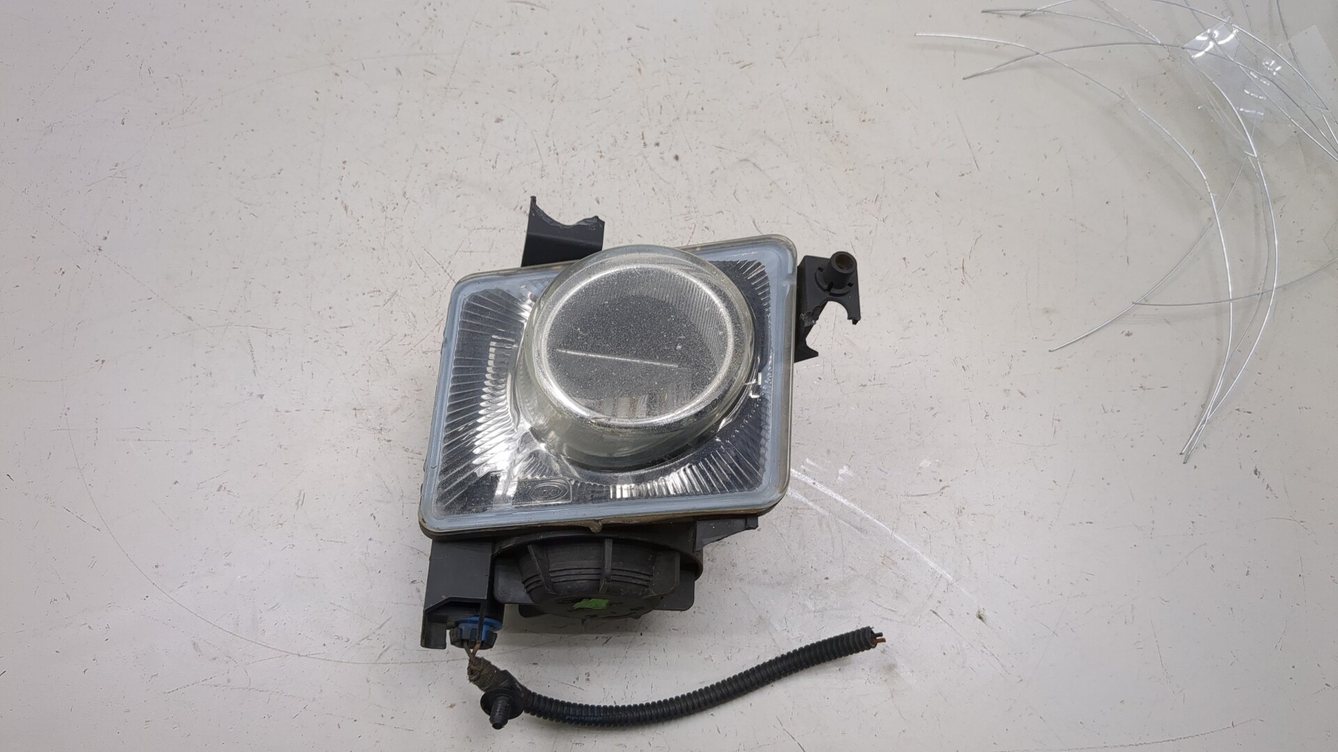 Фара противотуманная правая