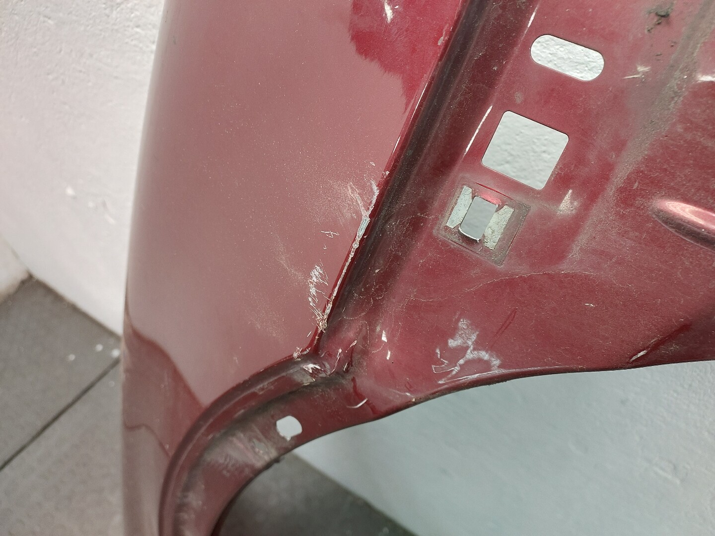 Крыло переднее правое