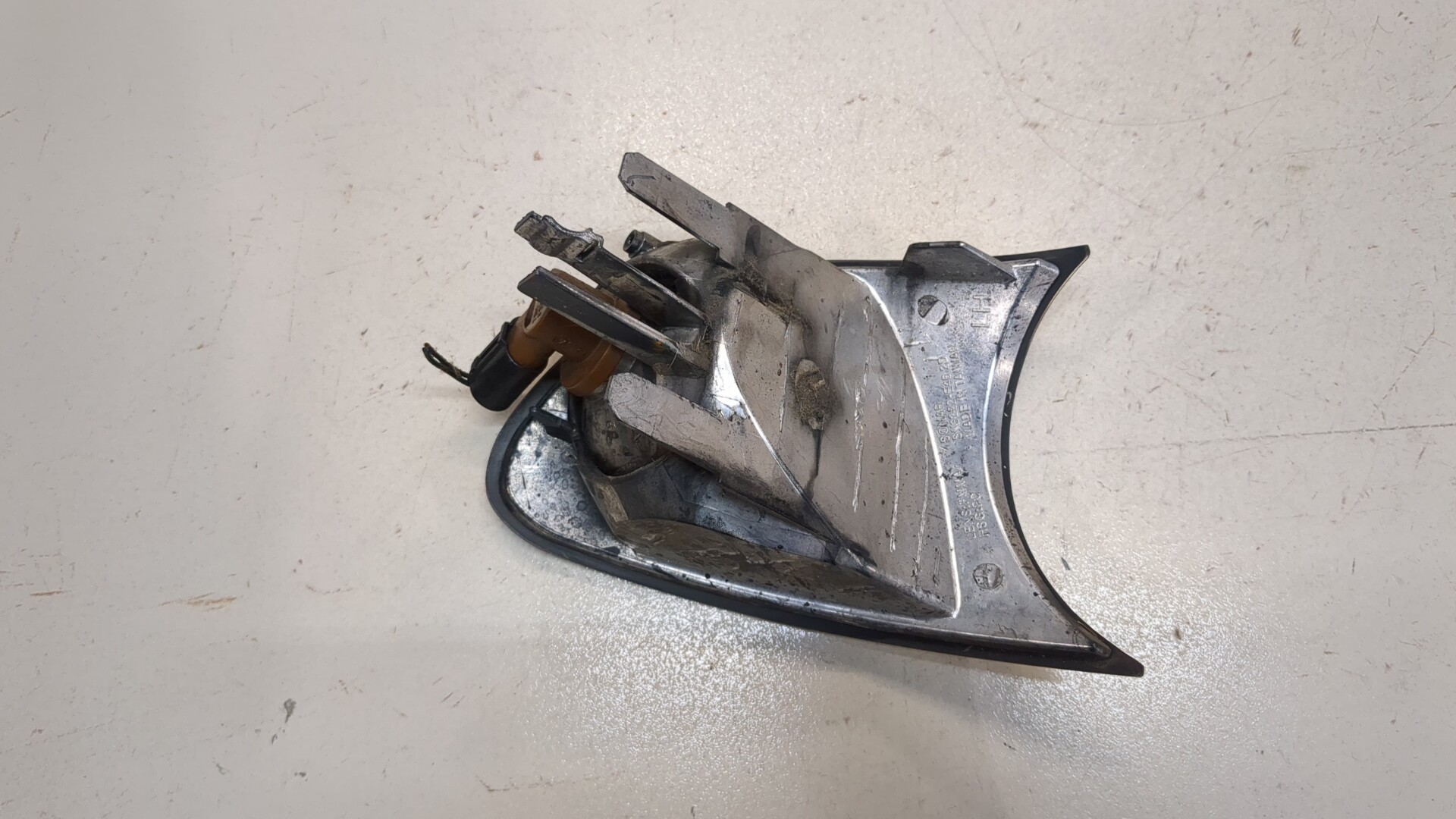 Повторитель на крыло левый