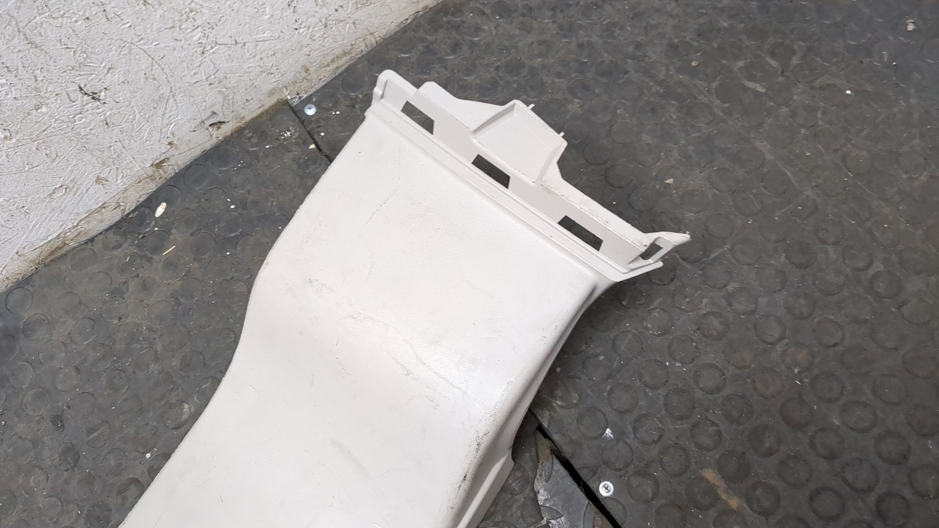 Обшивка багажника