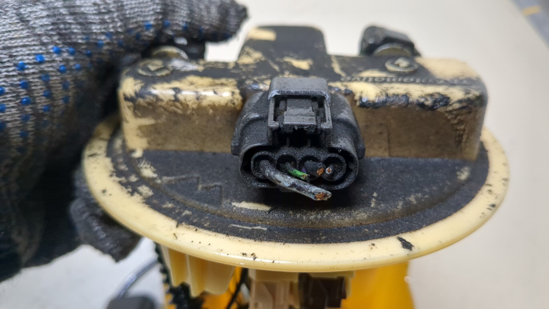 Насос топливный электрический