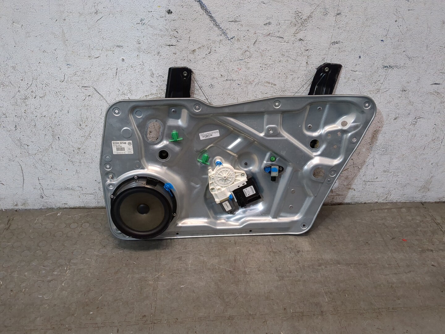 Стеклоподъемник электр. передний правый