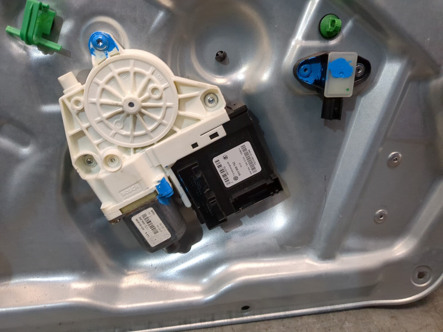 Стеклоподъемник электр. передний правый