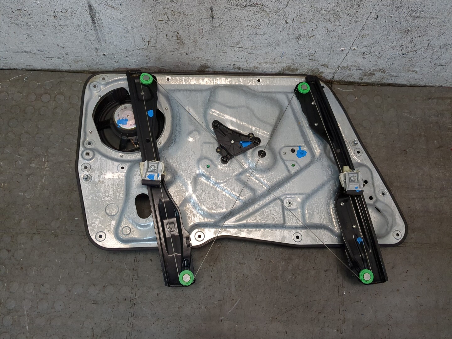 Стеклоподъемник электр. передний правый