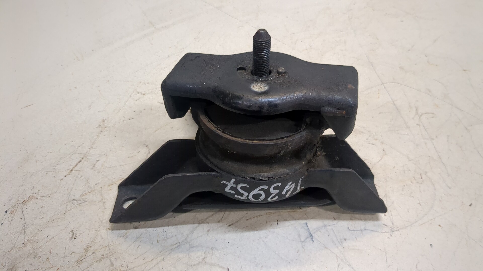 Опора двигателя