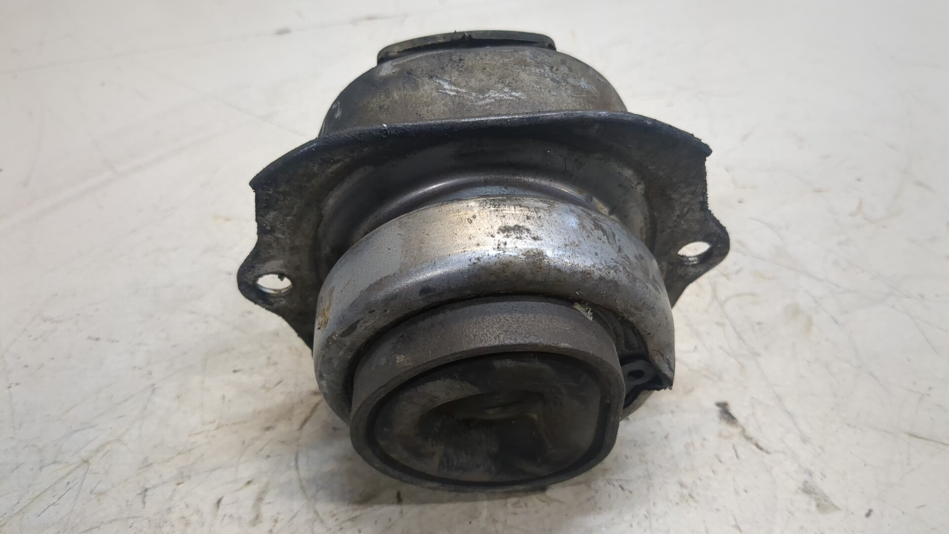 Опора двигателя