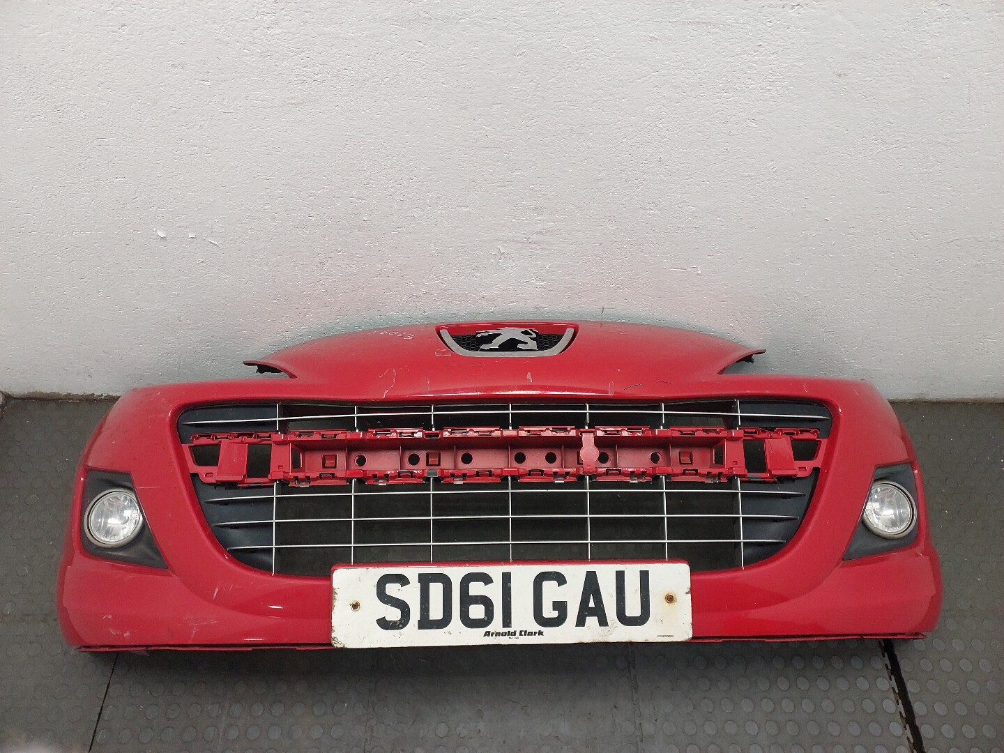 Бампер передний