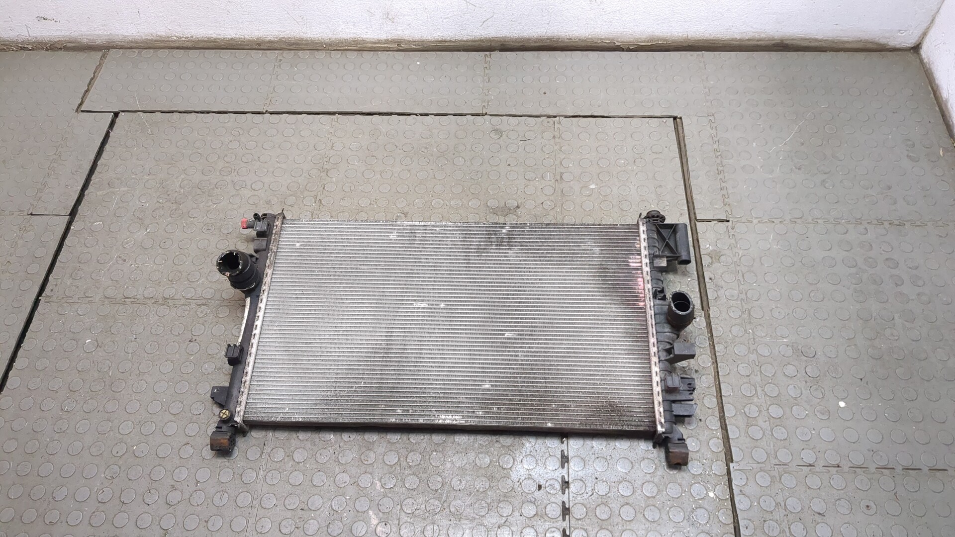 Радиатор охлаждения двигателя основной