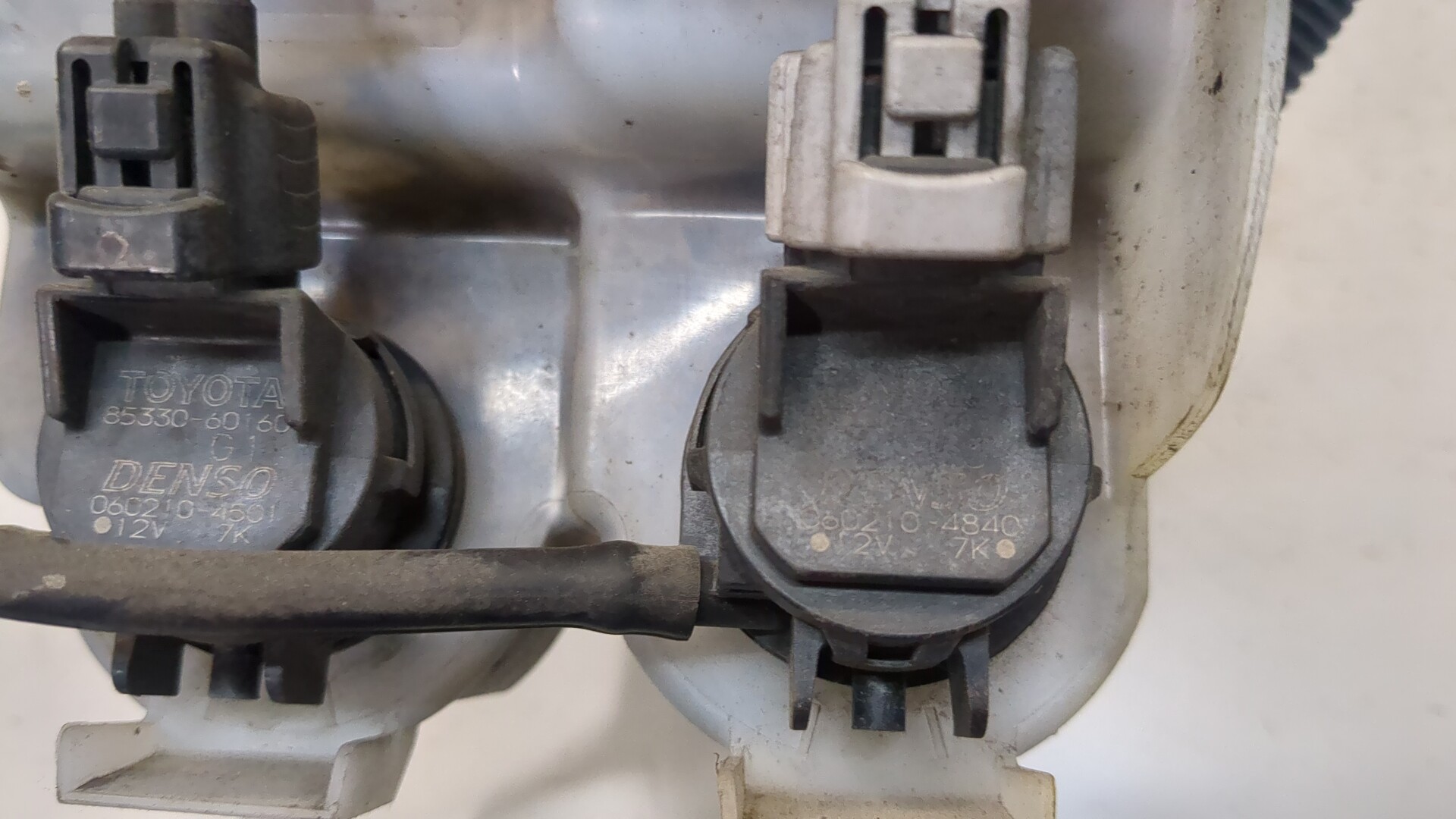 Бачок омывателя лобового стекла