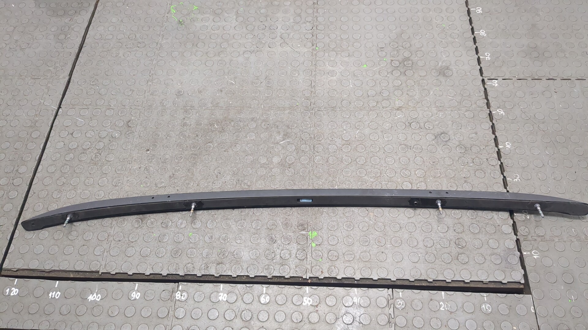 Рейлинг (релинг) правый (планка на крышу)