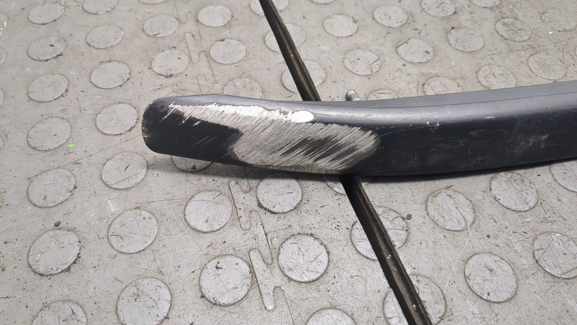 Рейлинг (релинг) правый (планка на крышу)