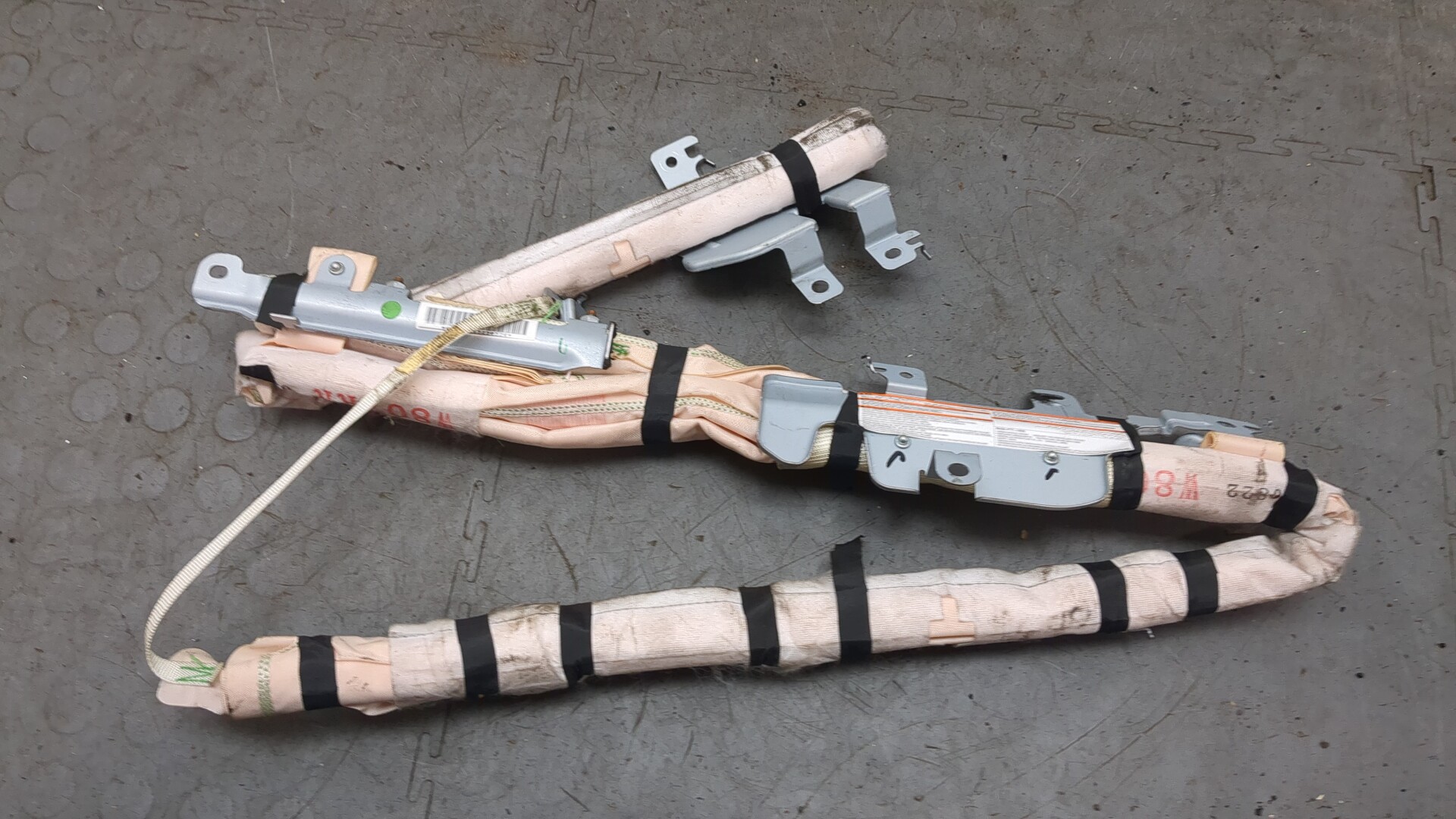 Подушка безопасности боковая (шторка)