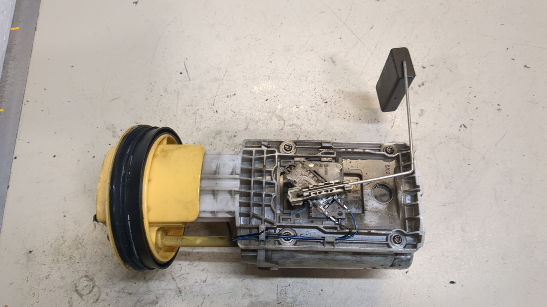 Насос топливный электрический