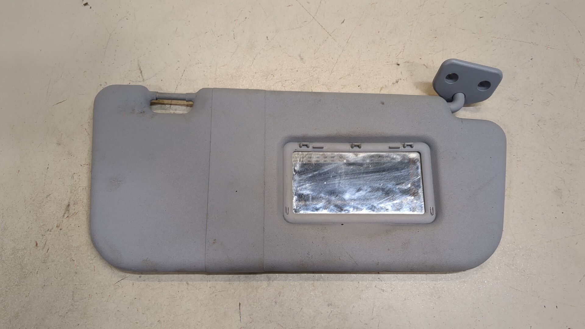 Козырек солнцезащитный