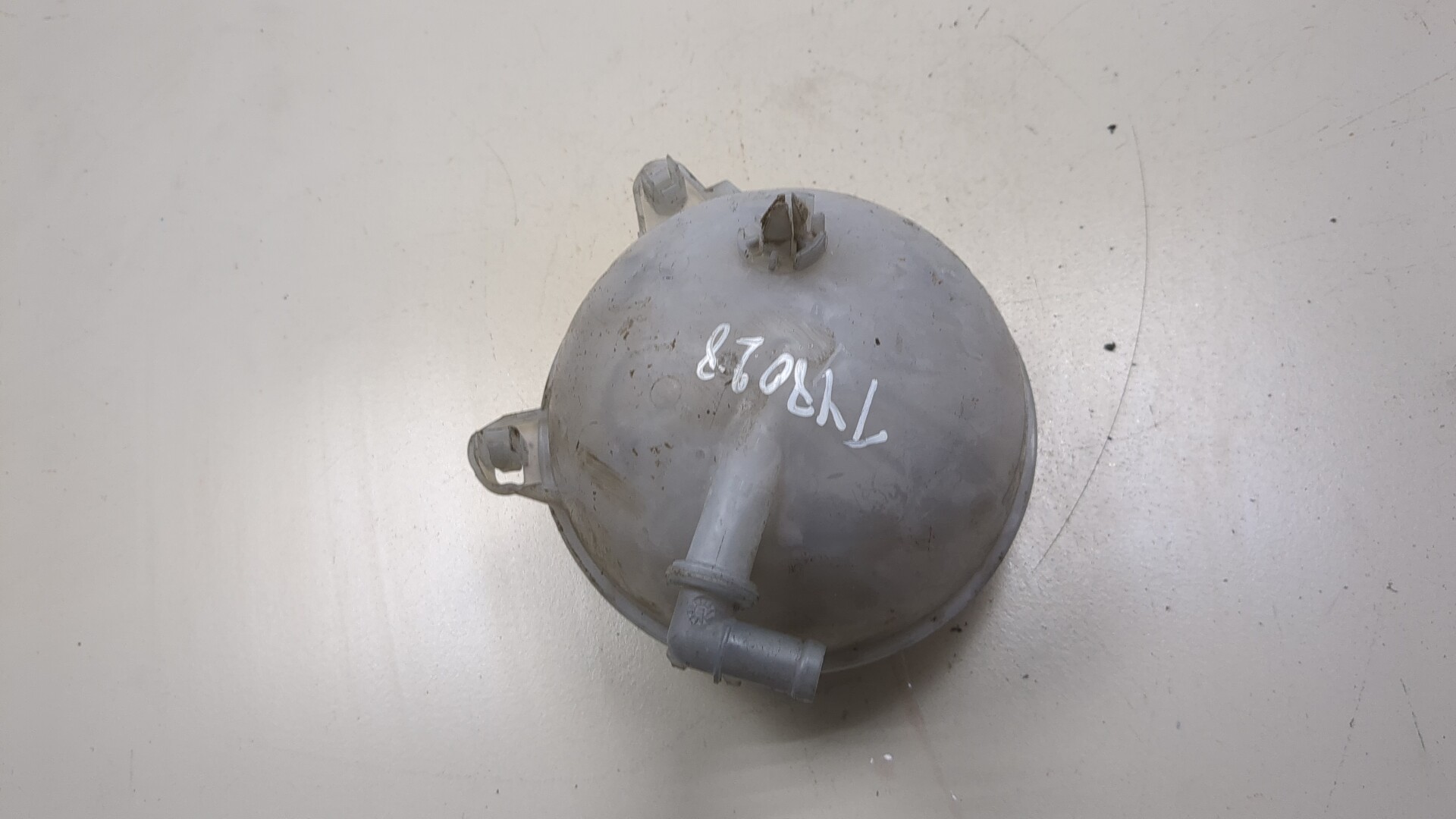 Бачок расширительный