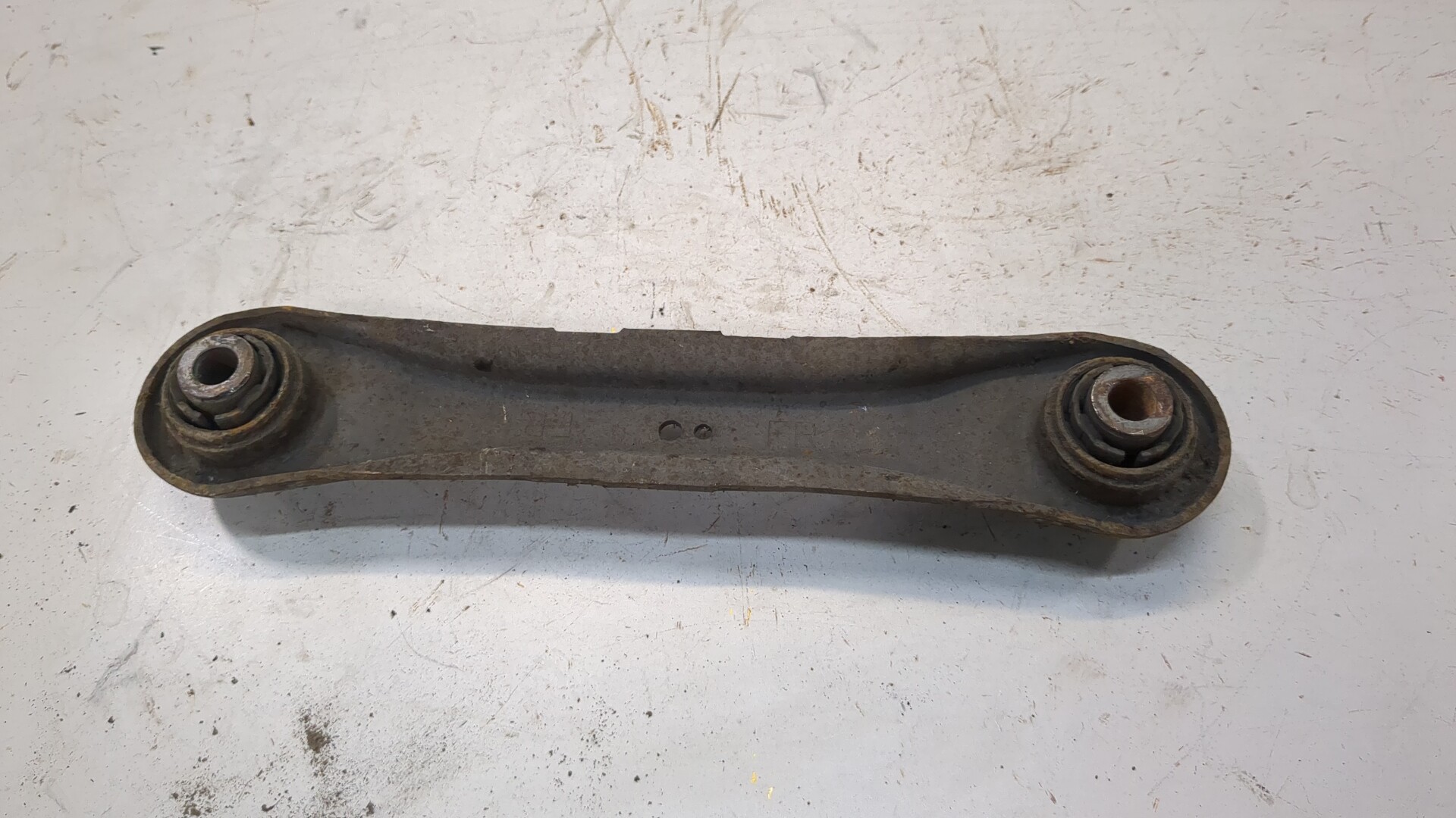 Рычаг задний