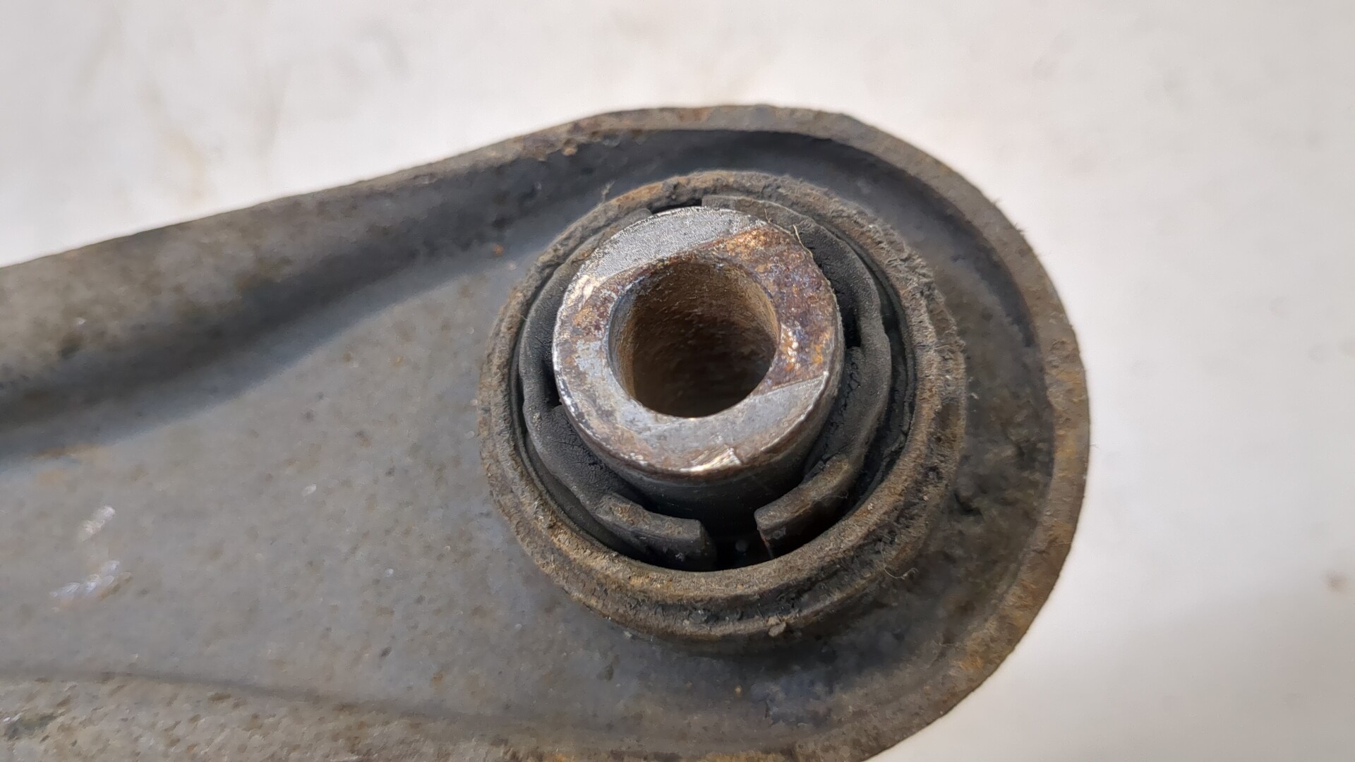 Рычаг задний